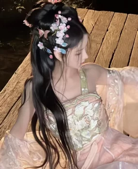 极品黑丝袜技校爱Cos小姐姐美腿本人