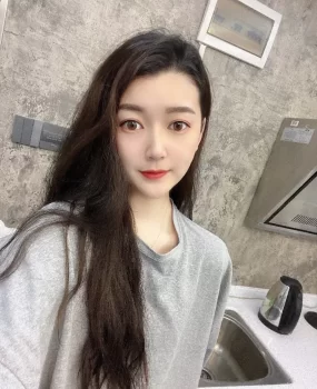 南昌一身材不错奶大的平面模特